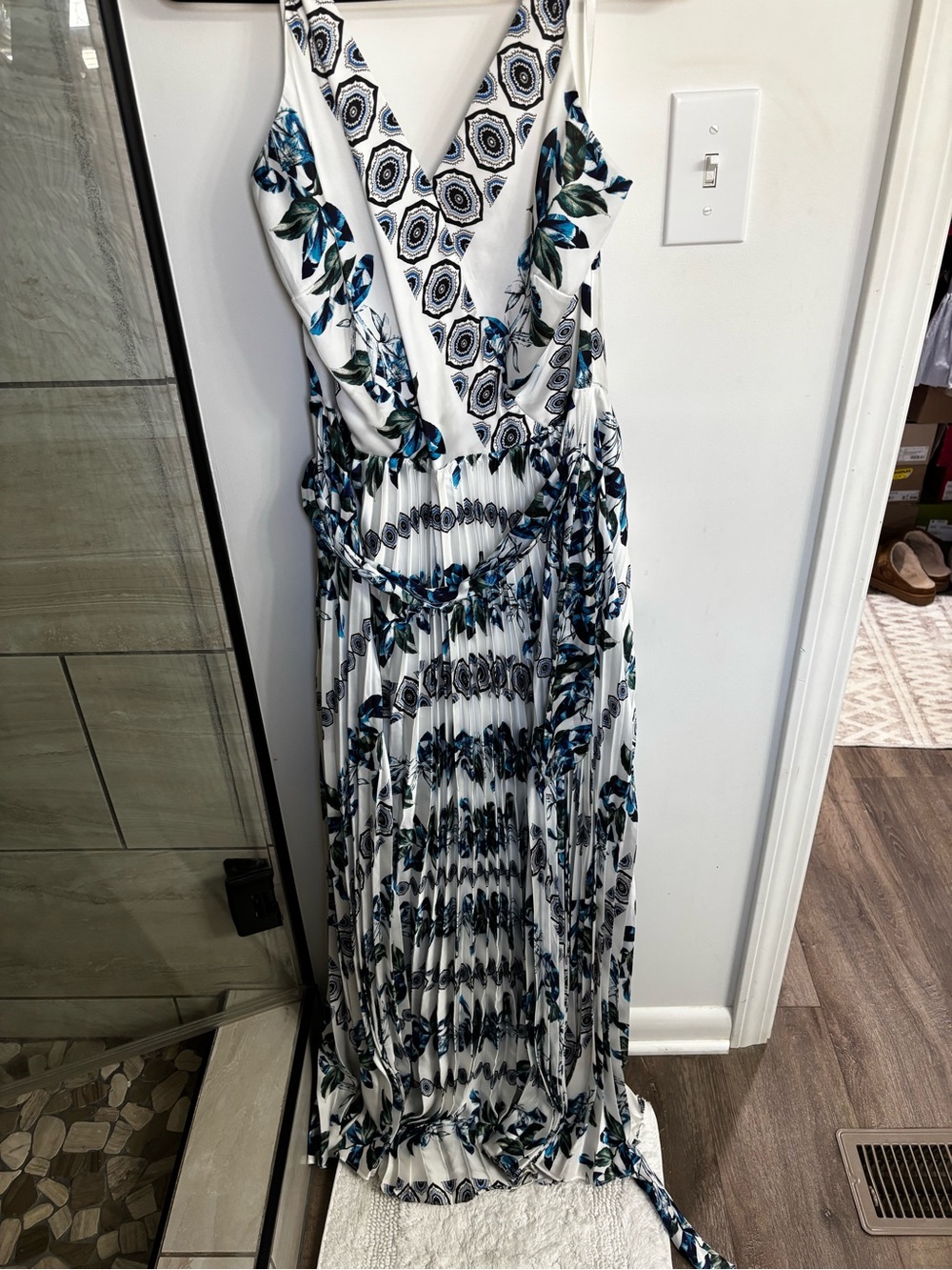White House Black Market White Floral & Blue Leaf Print Maxi Dress